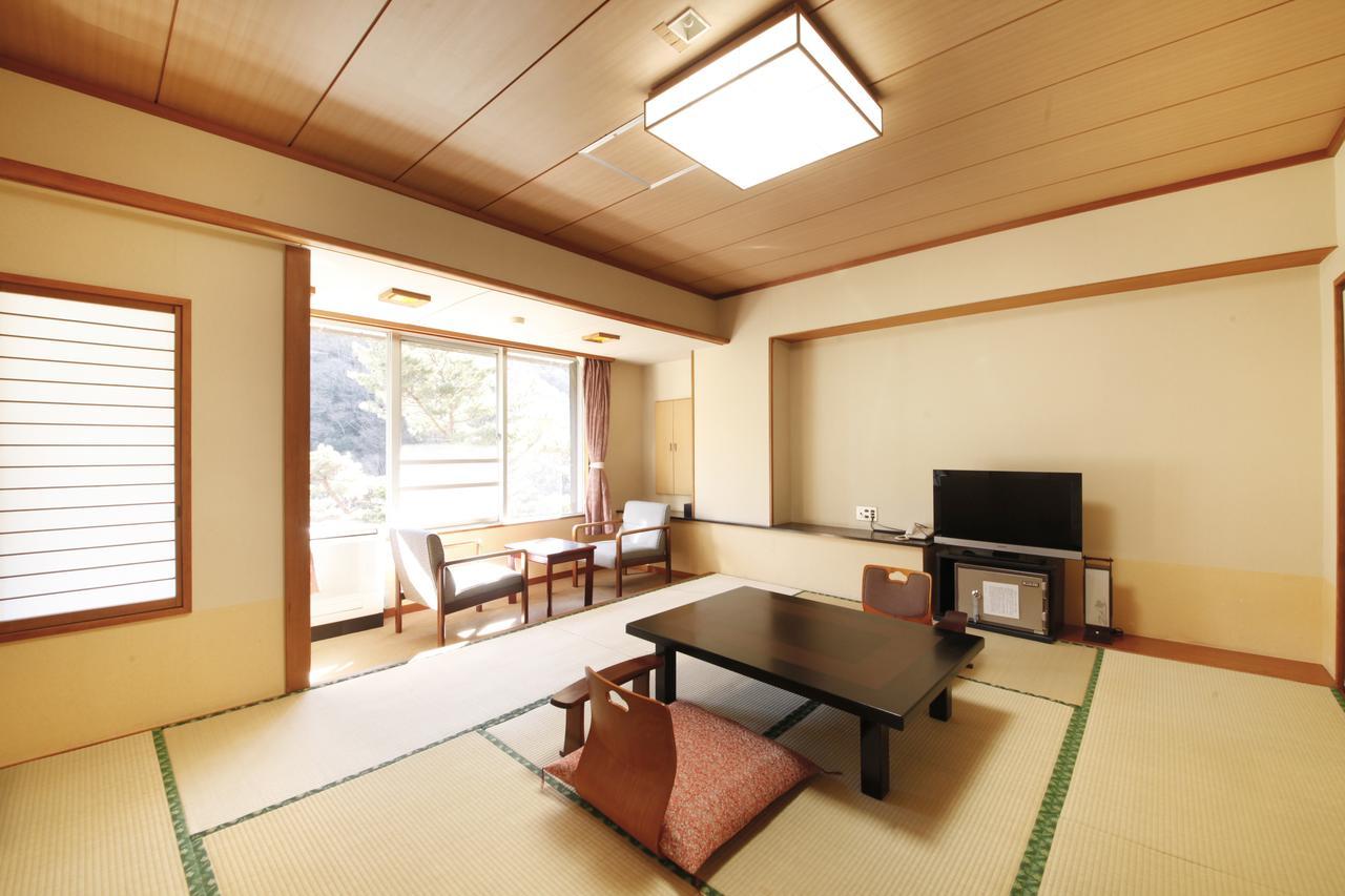 Shimobe Hotel Minobu Exterior photo